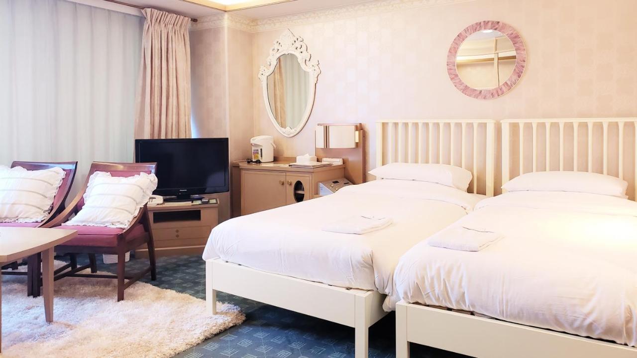 Hotel Heritage Hanno Bagian luar foto